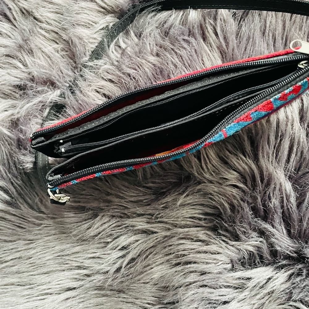 Pendleton Women's Red and Blue Patterned Bag - Picture 5 of 6